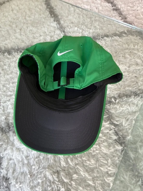 Classic Solid Green Nike Baseball Cap - Picture 2 of 4